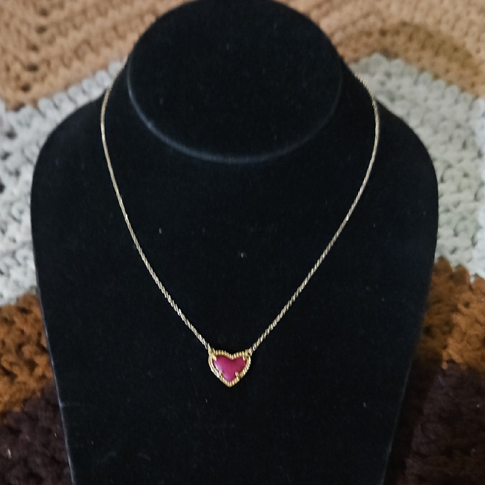 Kendra Scott Ari Heart Gold Pendant Necklace In Red Illusion